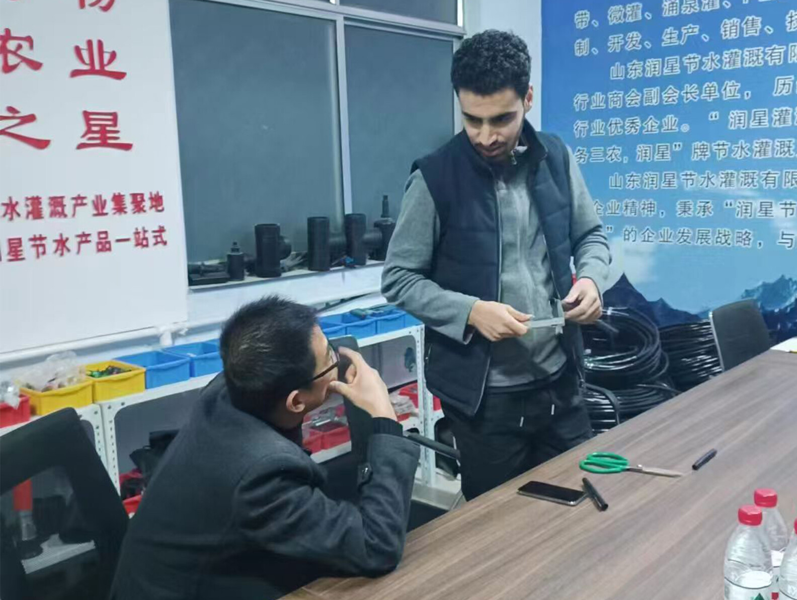 El día 12 de noviembre de 2023, el cliente ya había realizado varias compras en nuestra tienda. El día 12 de noviembre de 2023, el cliente ya había realizado varias compras en nuestra tienda.