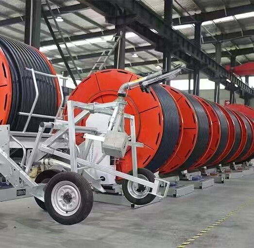 Máquina de rega com carretel