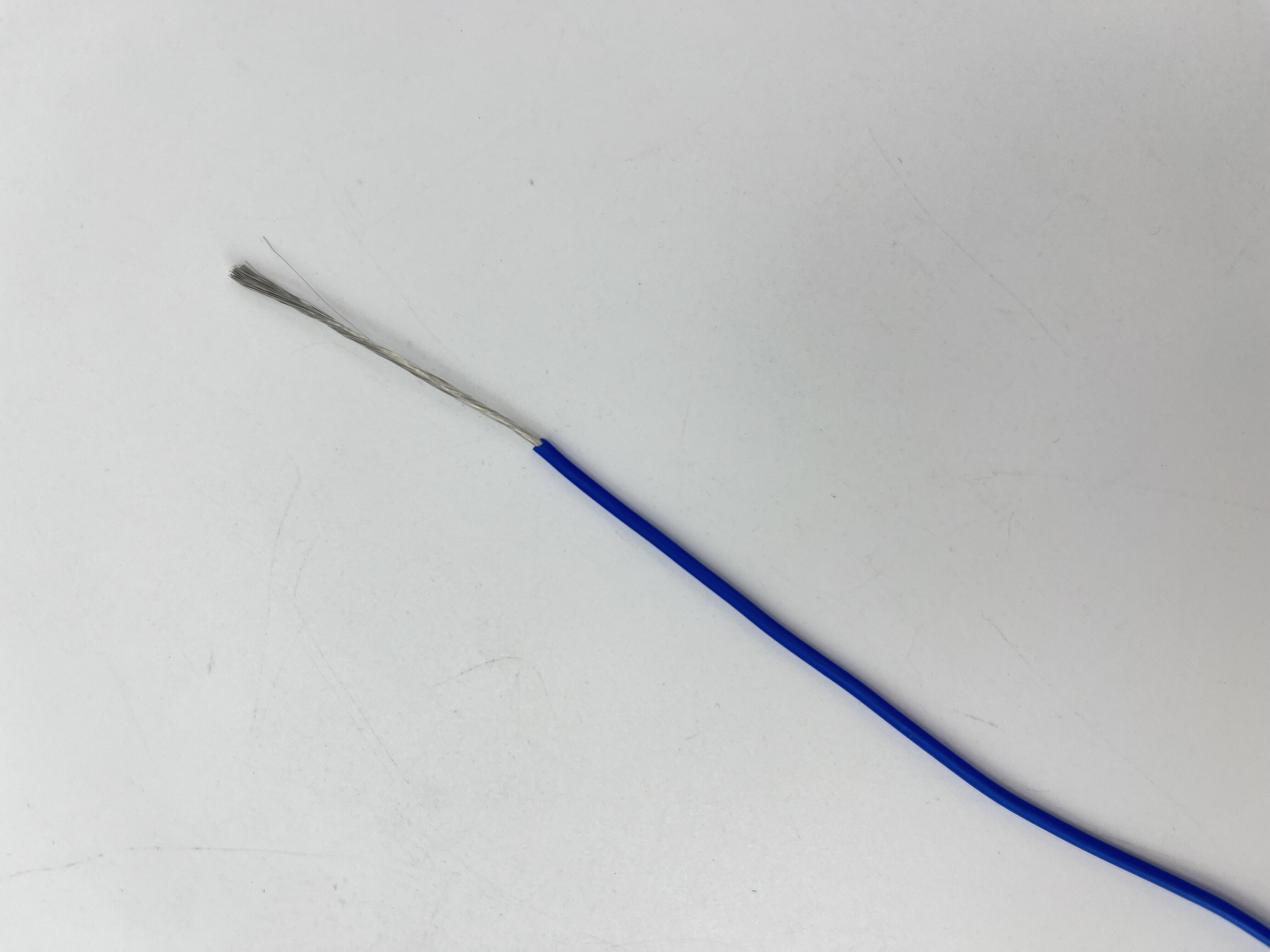 20AWG（0.5mm²）