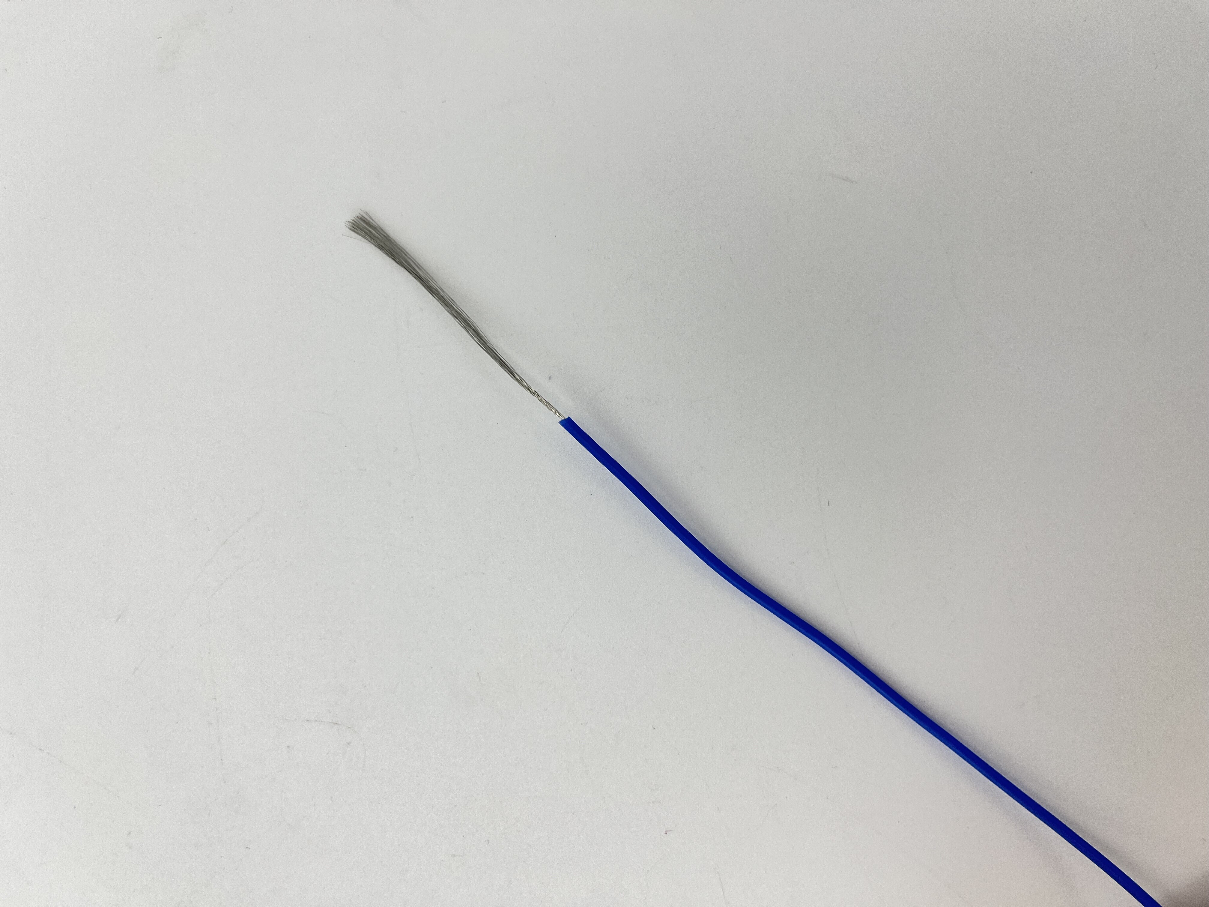 24AWG（0.2mm²）