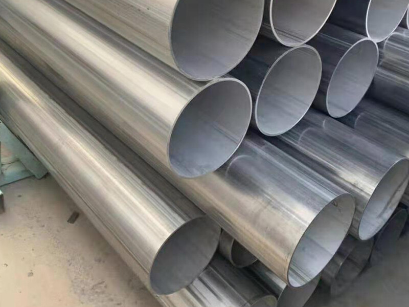 Stainless steel pipe