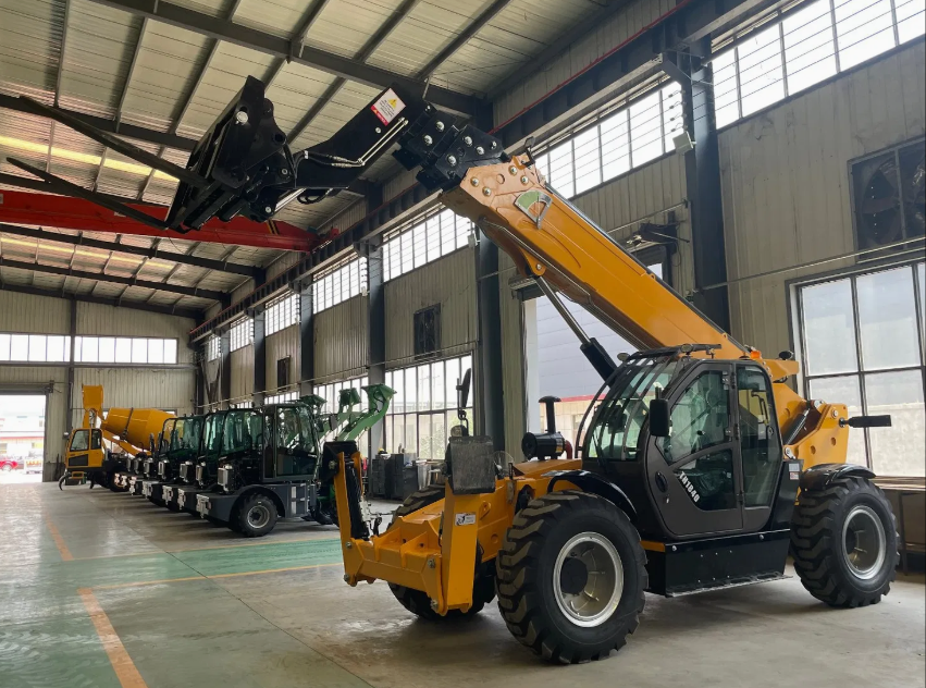 Телескопический погрузчик с высотой подъема 18 м