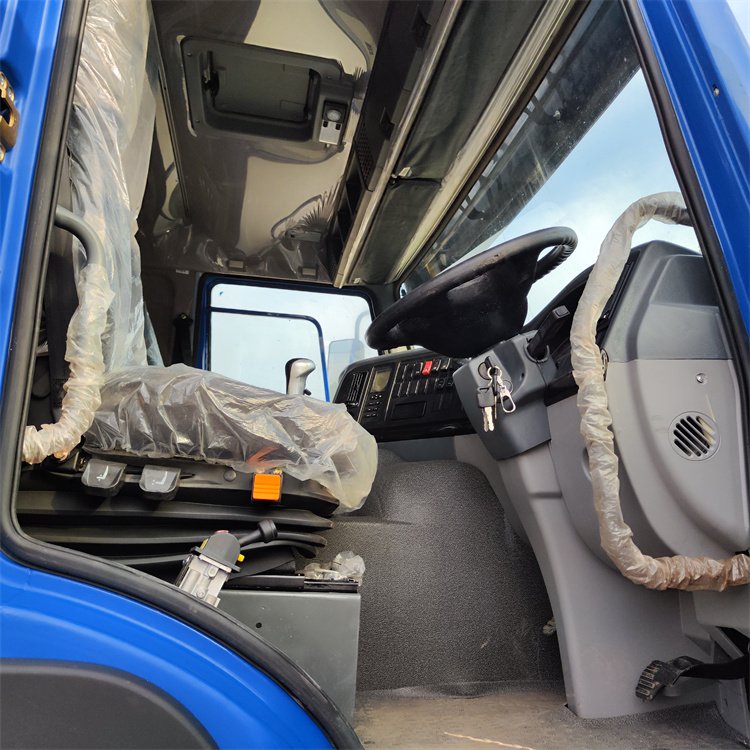 HOWO 371 8X4 Самосвал