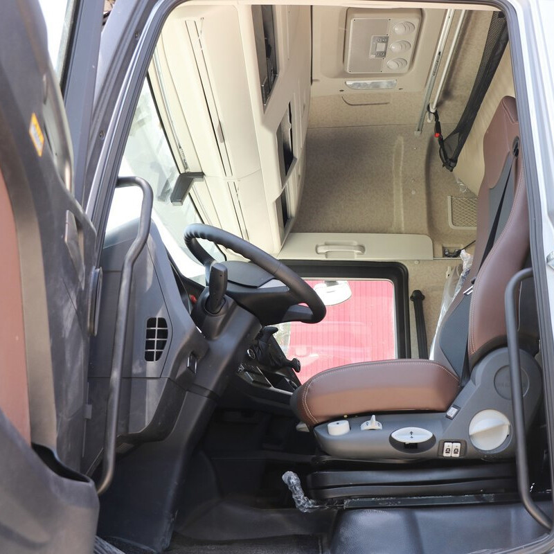 Б/у тяжелый грузовик Faw J7 600 л.с. 6X4 LNG автоматическая коробка передач трактор