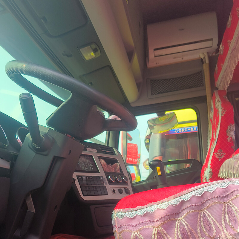 Донгфенг KL 6x4 Тягач 465 л.с. Конкурентная цена LHD Грузовик с выбросами Euro 2