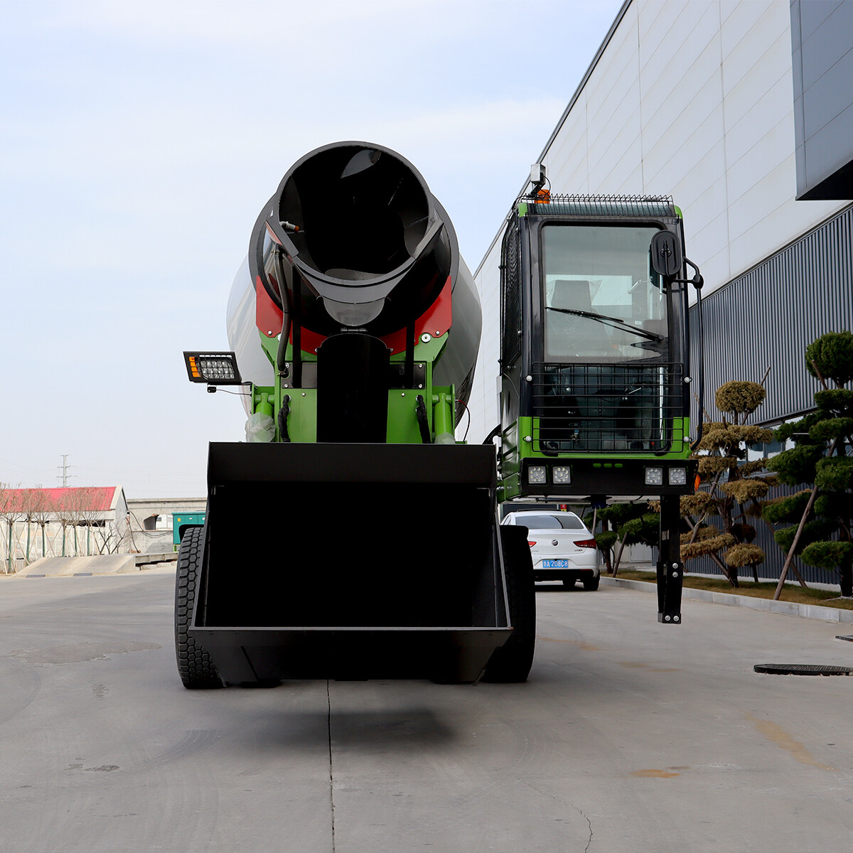 4.0 CBM Самозагружающийся Бетономешалка