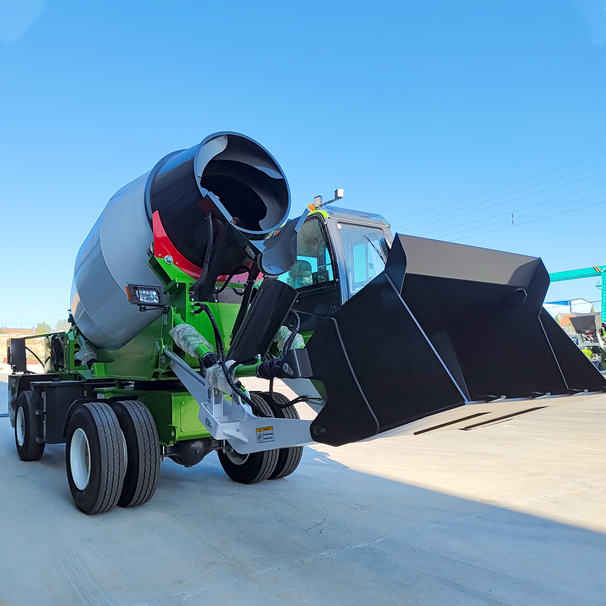 5.5 КБМ Самозагружающийся Бетономешалка