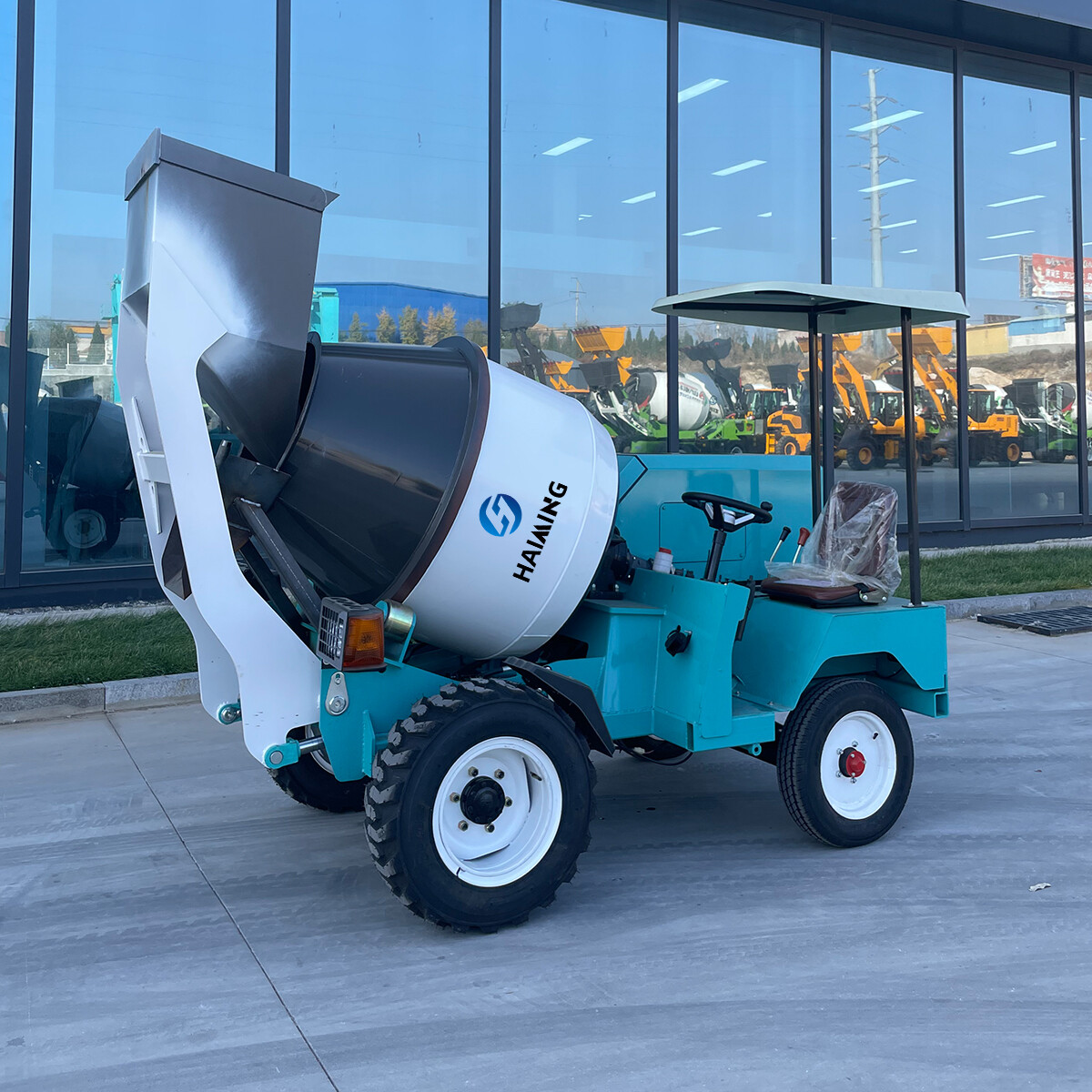 0,5 CBM Самозагружающийся бетономешалка