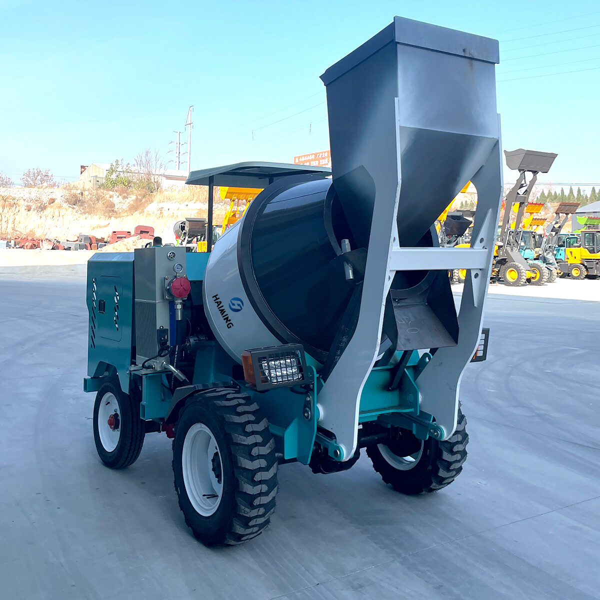 0,5 CBM Самозагружающийся бетономешалка