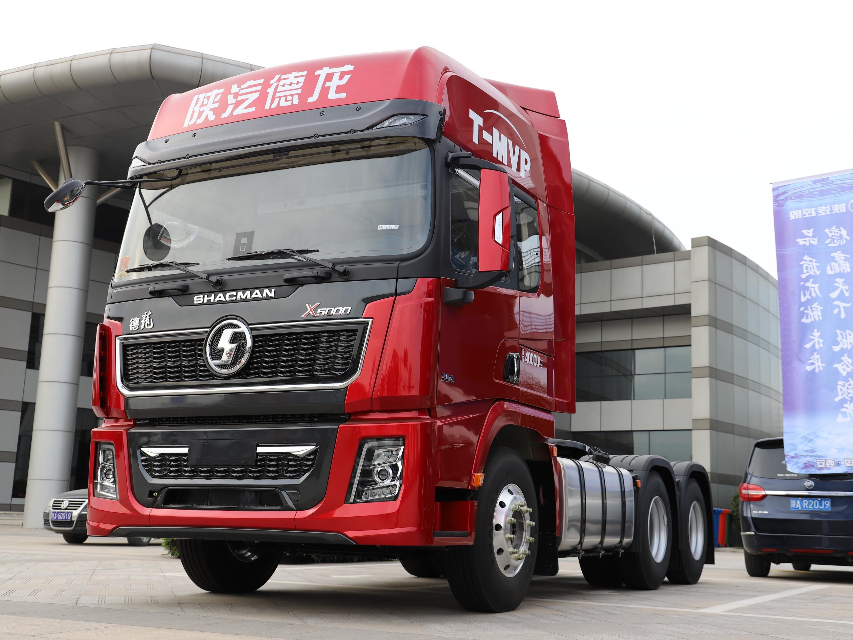 Camión remolque X5000: La mejor elección para una logística y un transporte eficientes