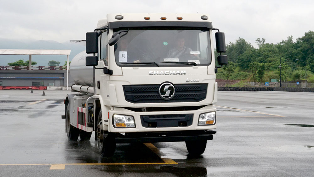 Camión petrolero L3000: Excelente solución para el transporte de combustible