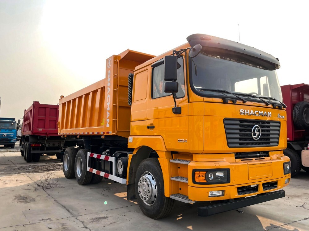 ¿Cómo mantener el sistema de volteo hidráulico?