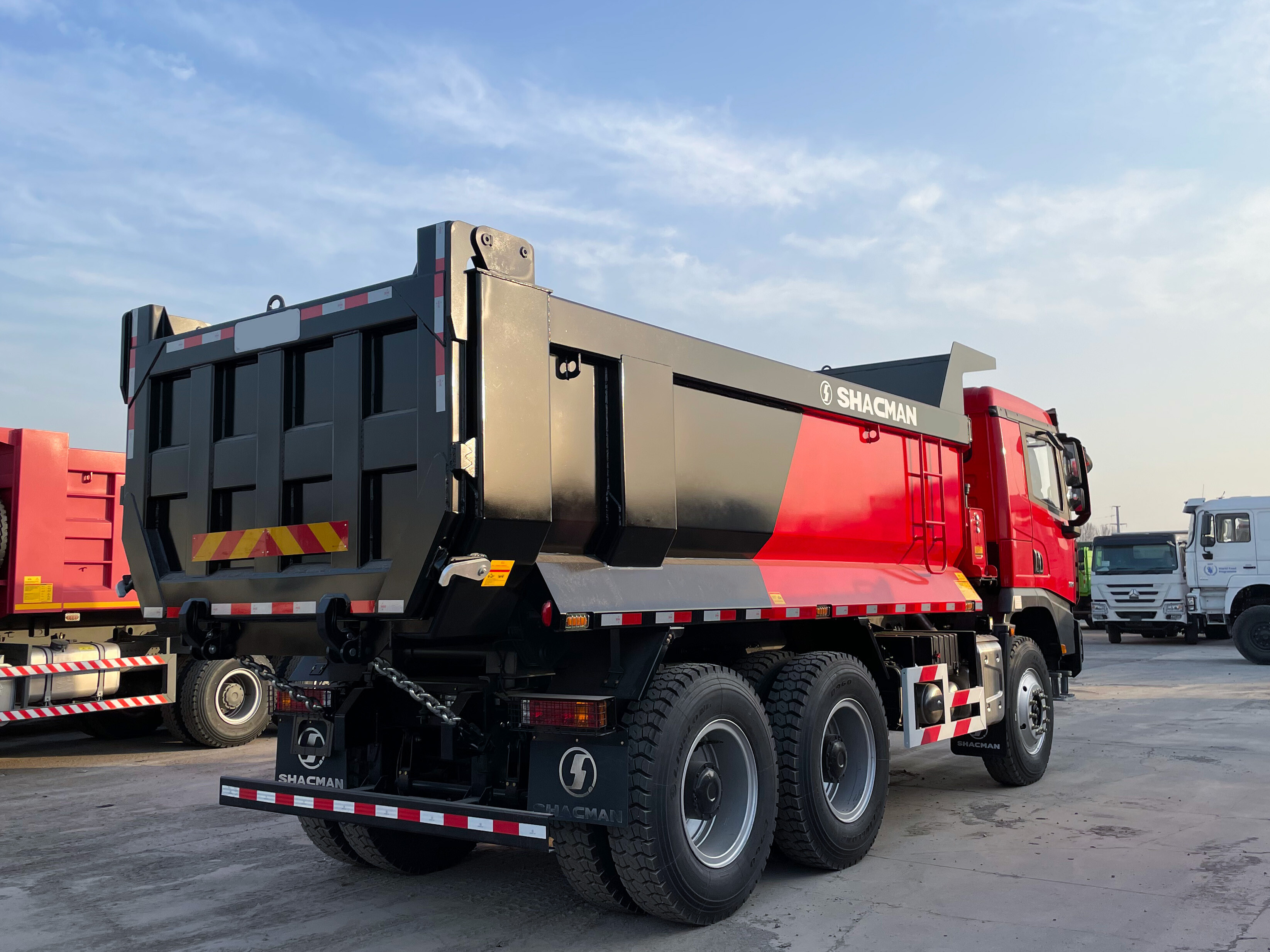 SHACMAN X5000 6×4 Volquete