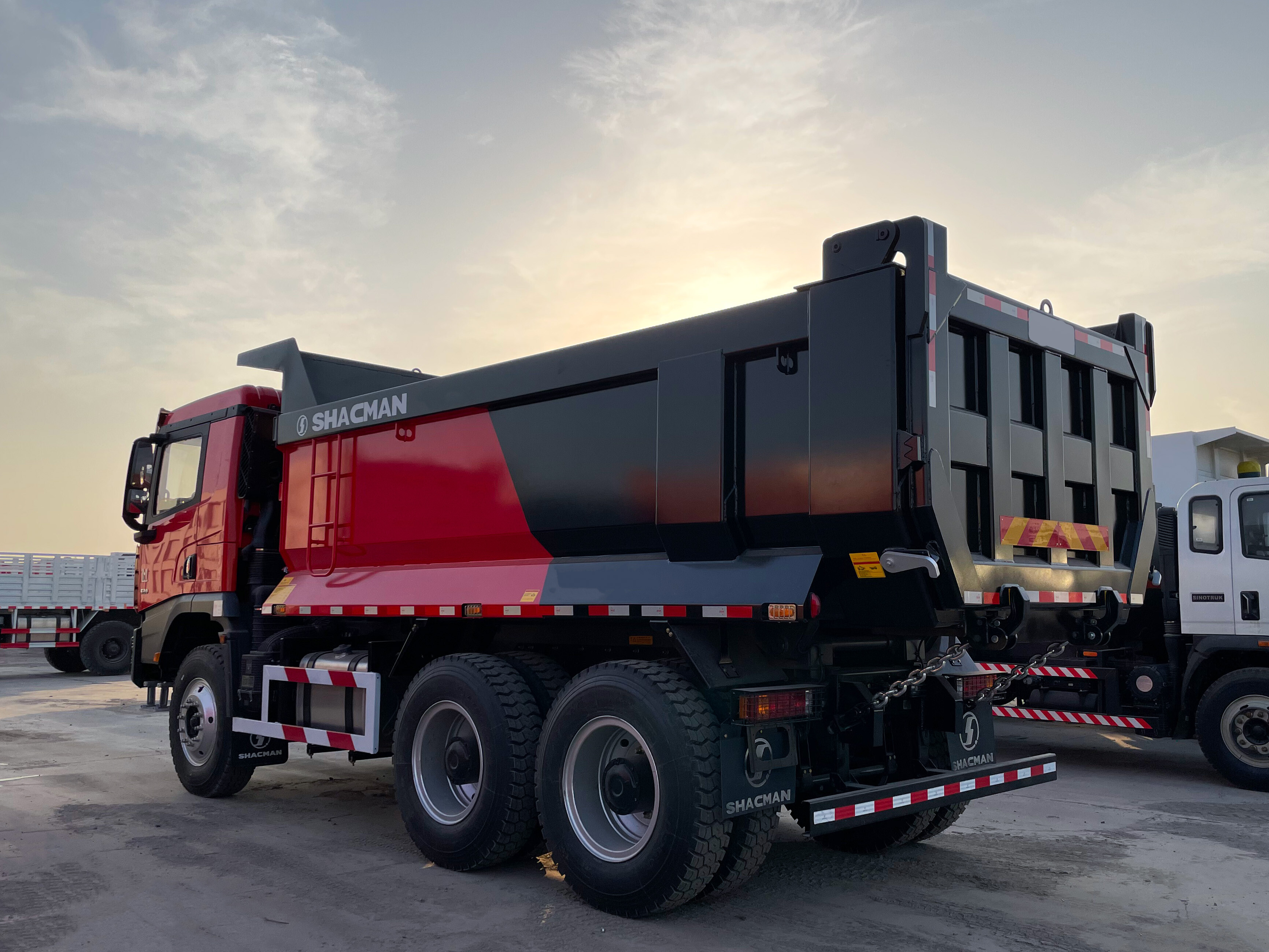 SHACMAN X5000 6×4 Volquete