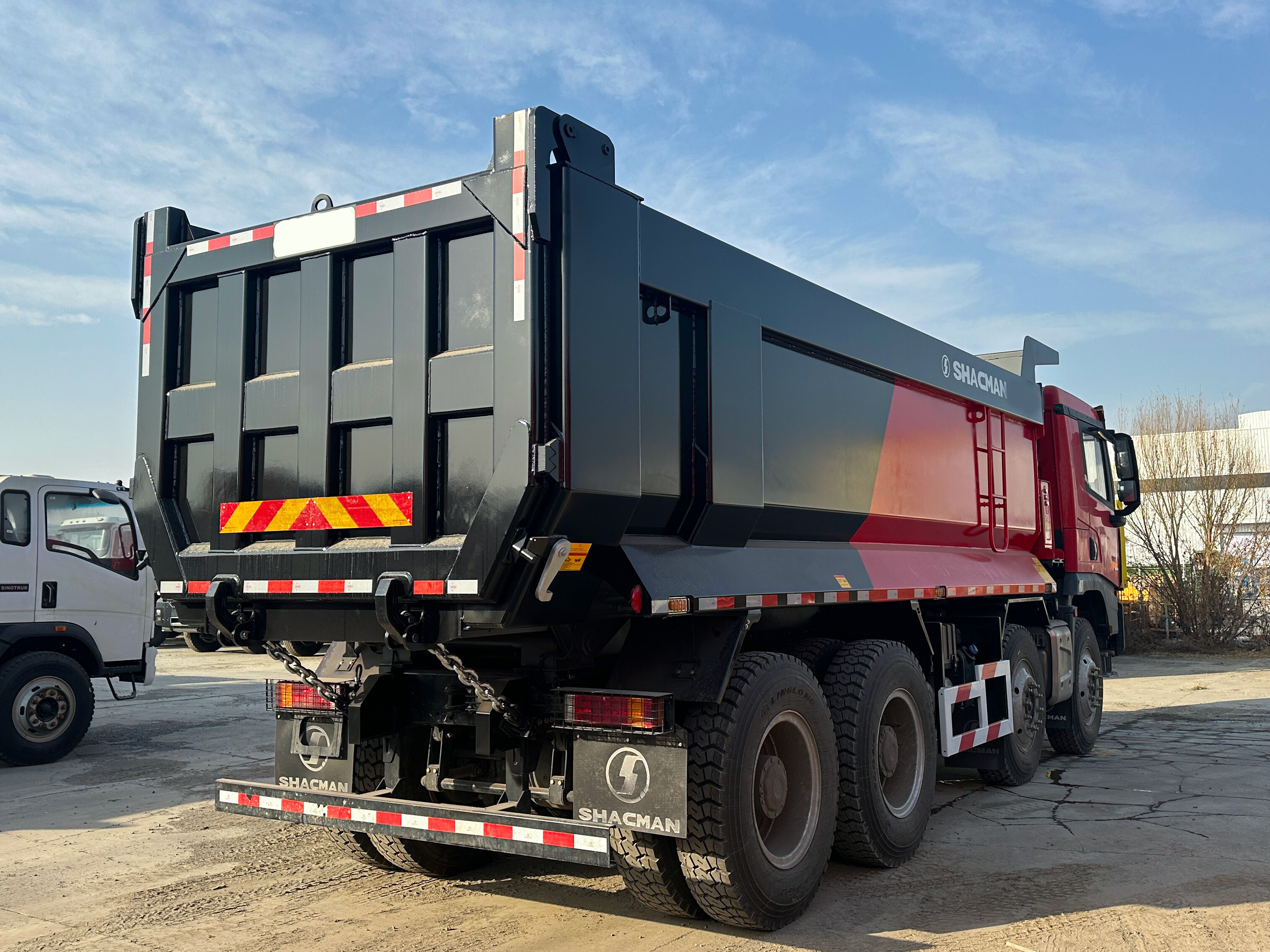 Camión volquete SHACMAN X5000 8×4