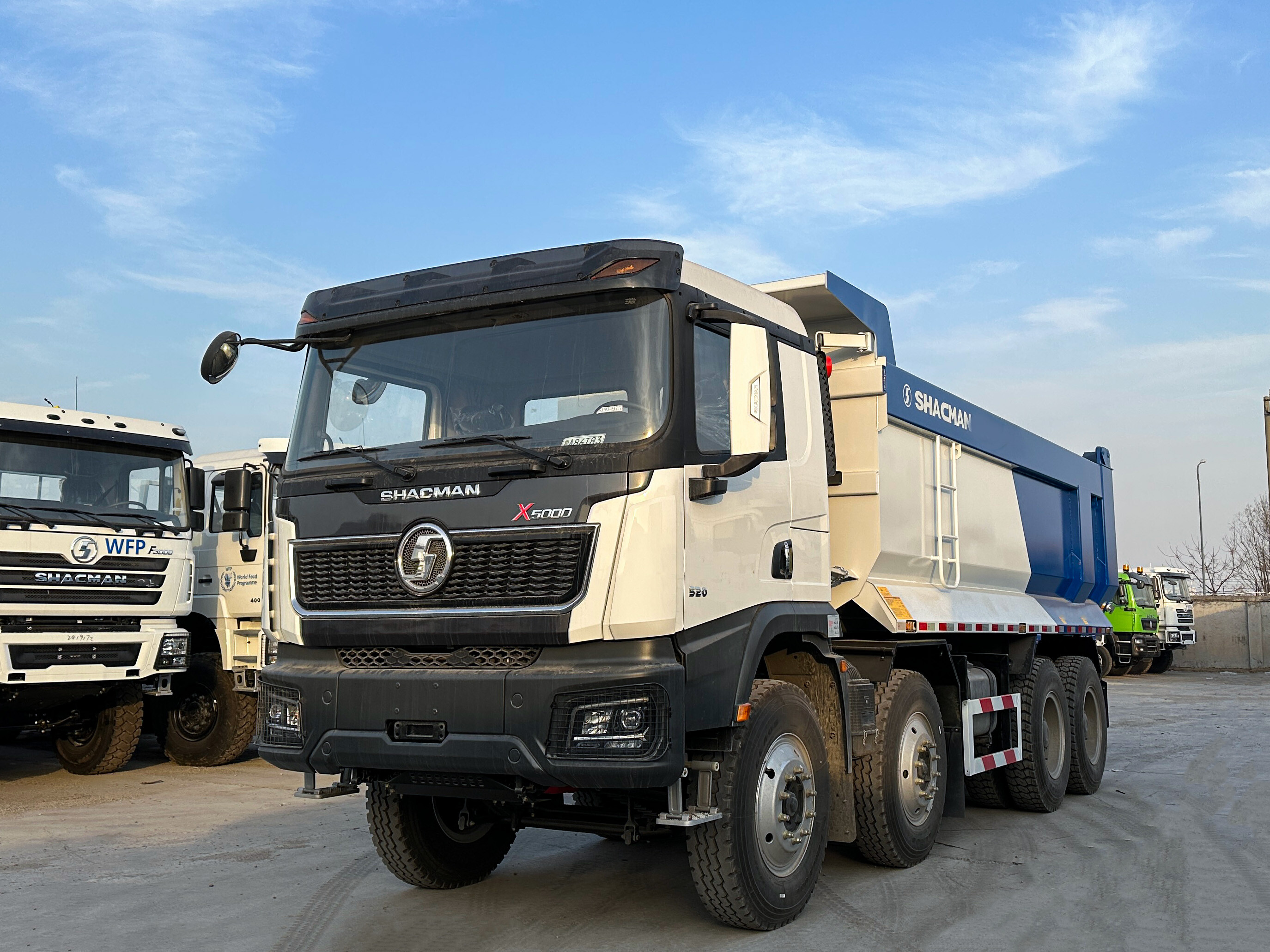 Camión volquete SHACMAN X5000 8×4