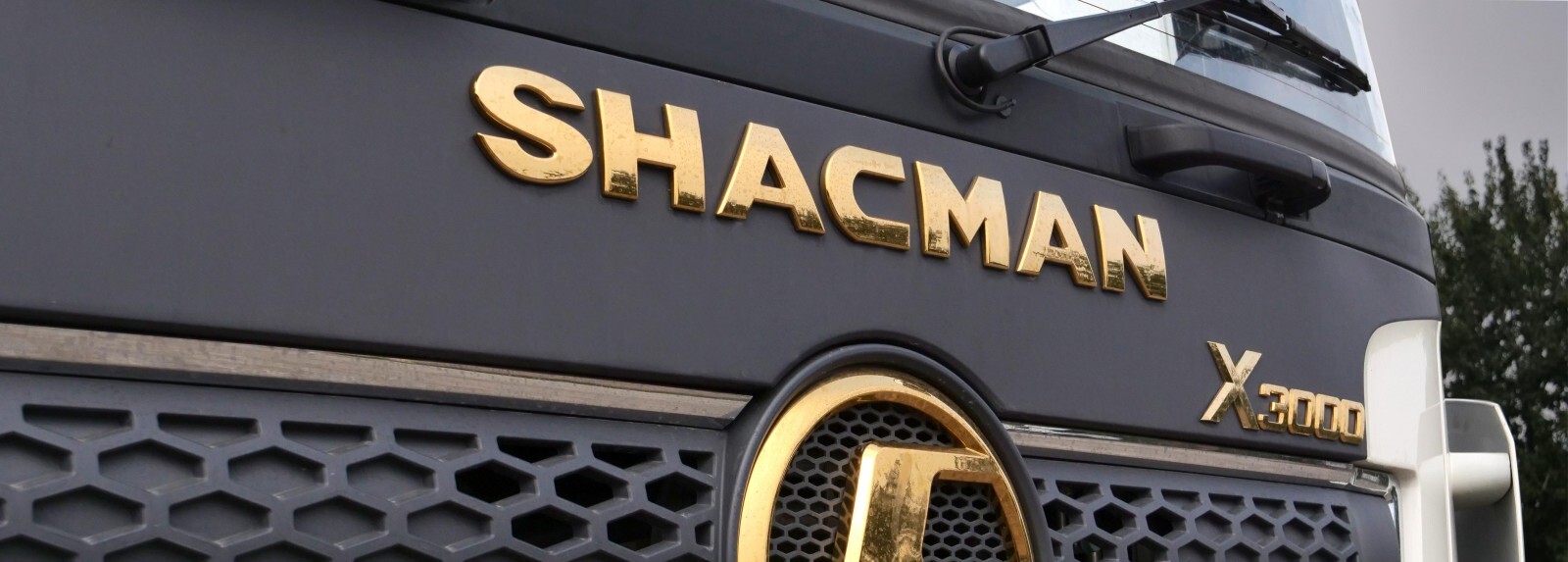 Cómo el camión de basura SHACMAN L3000 4×2 maneja las condiciones de la carretera en temporada de lluvias