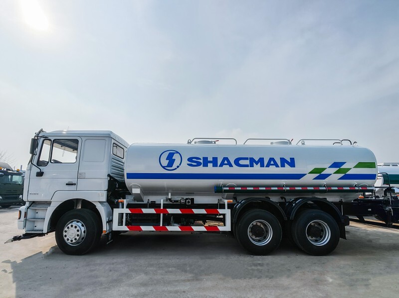 SHACMAN F2000 6x4 Aspersor