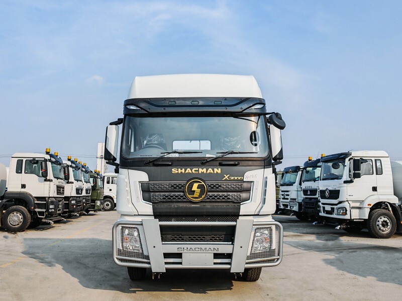 Camión tractor Shacman X3000 6x4 de 420 HP