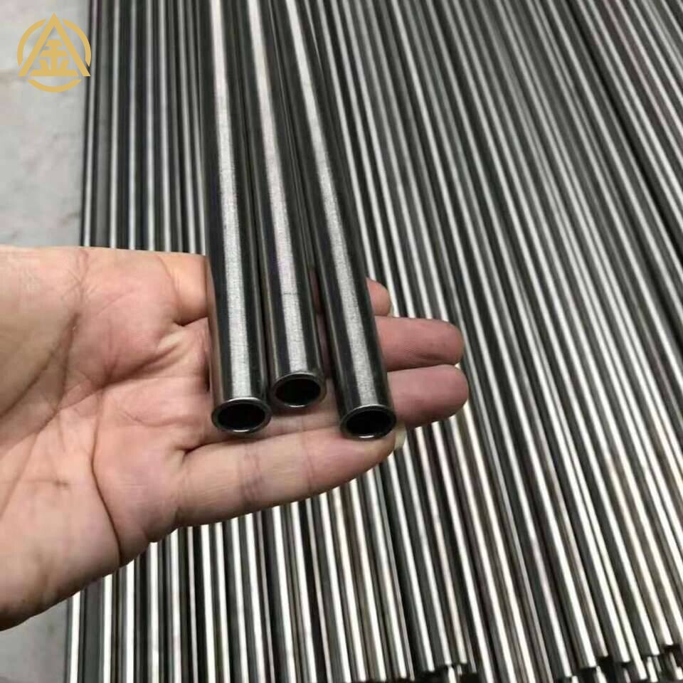 Титановая трубка