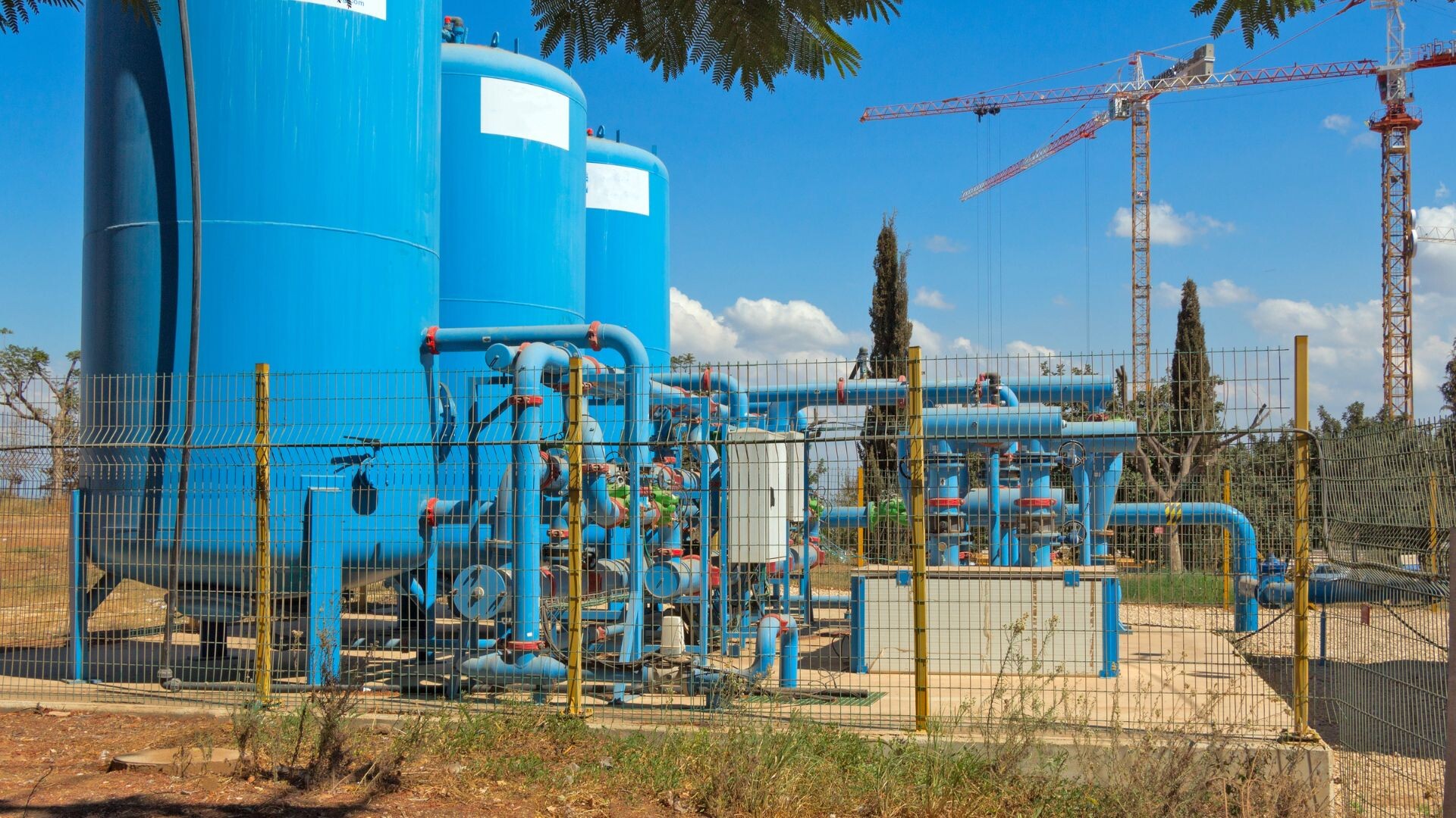 基础设施建设 CSJSEZ致力于提供创新的解决方案,提高我们社区的宜居性和可持续性。我们专注于交通基础设施、公共工程和公用事业的设计和建设,以及住宅和商业地产的开发。