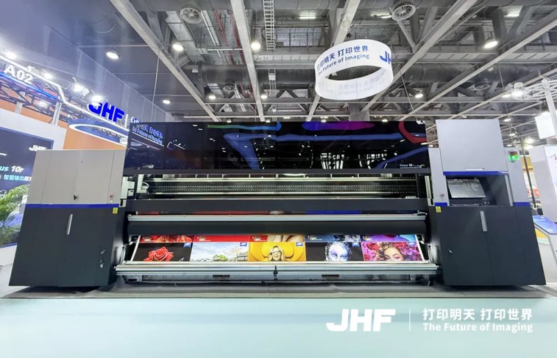 1743994639767702922605793280.jpg 图片