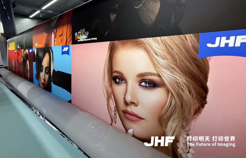 1743994663767703019779428352.jpg 图片