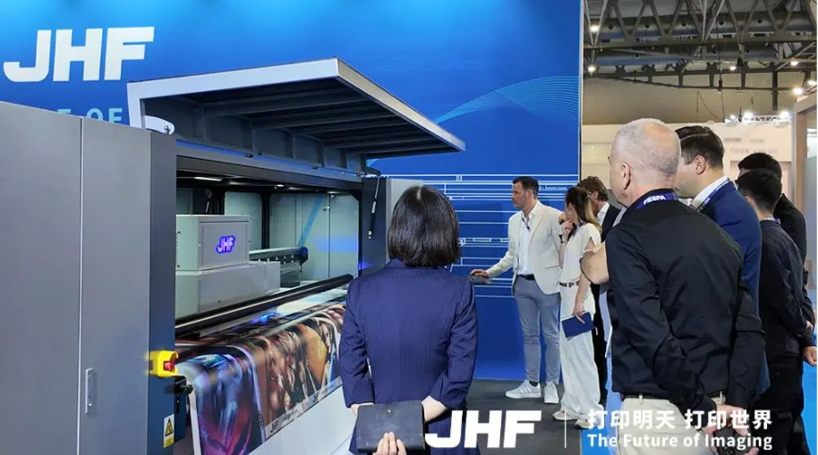 双机集结，共印超宽幅视界——金恒丰精彩亮相FESPA巴塞罗那展会