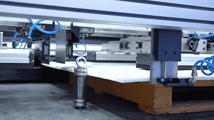 1792549161971355344382828544.gif Image