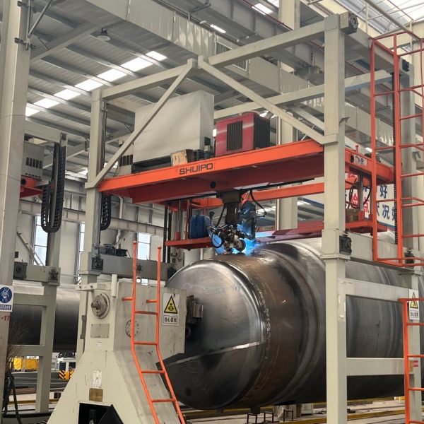 5..Máquina de soldadura automática de placas para remolques cisterna.jpg