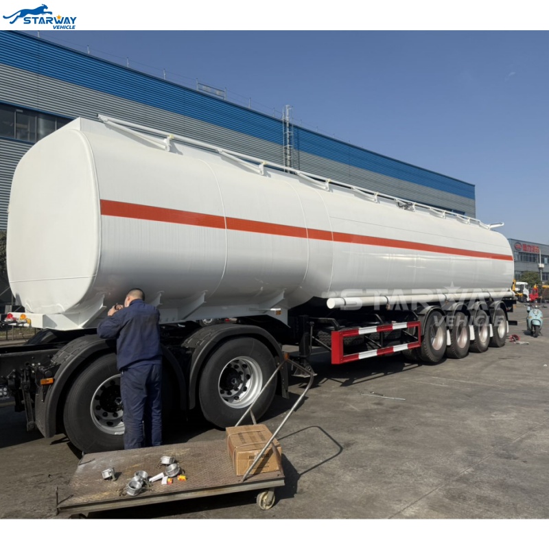 Remolque cisterna de 65.000 litros para 4 ejes
