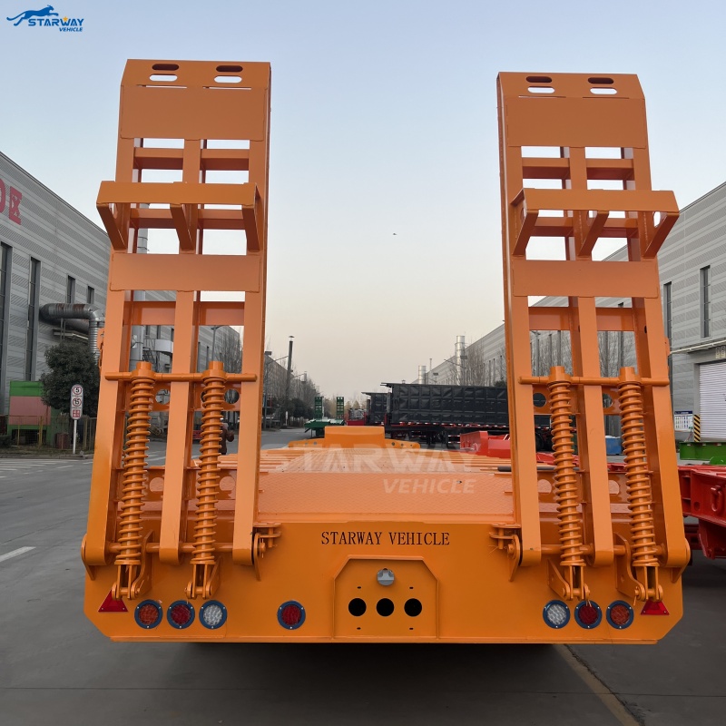 Remolque de plataforma baja de 3 ejes y 60 toneladas en Saale