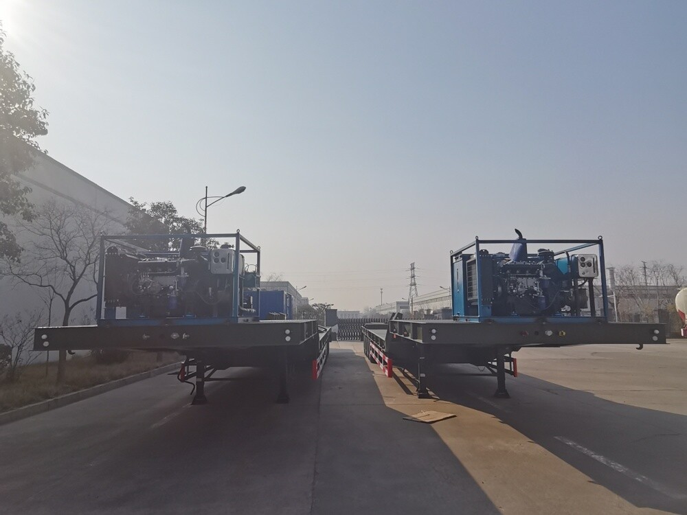 3-осный 60-тонный низкорамный полуприцеп с 30-тонной лебедкой /кабестаном