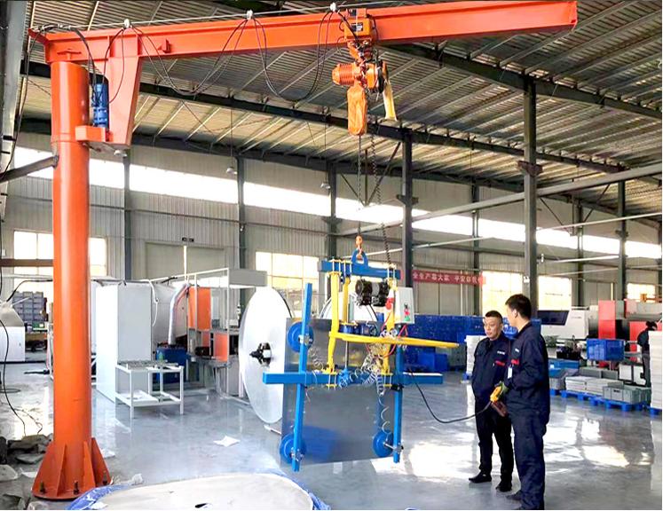 ¿Cuál es la diferencia entre las grúas voladizas montadas en columna y las montadas en pared? ¿Cuáles son las ventajas de cada una?