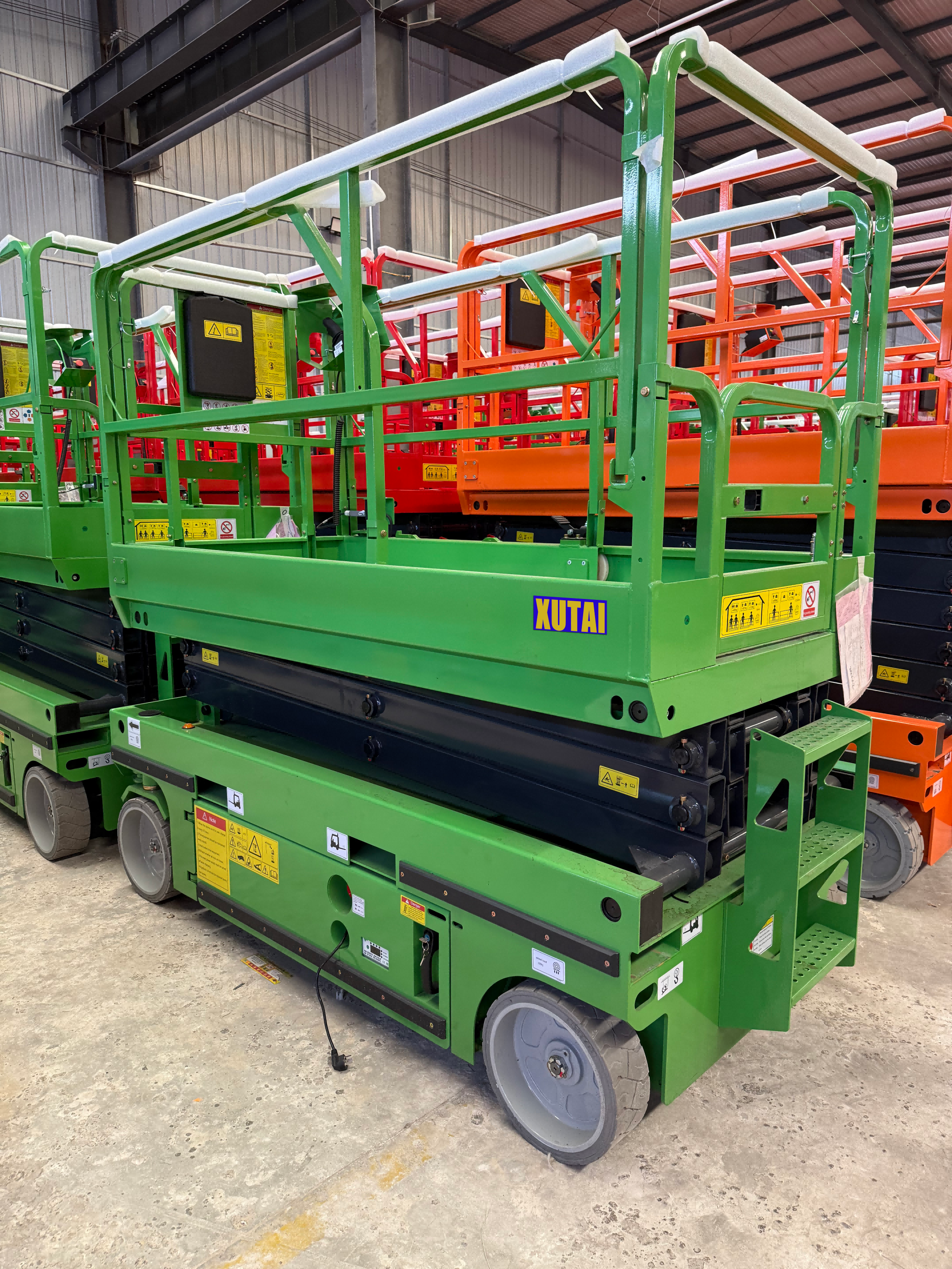 Plataforma elevadora de tijera de 6 metros de Xutai Machinery: satisface una amplia gama de necesidades de trabajo en altura.