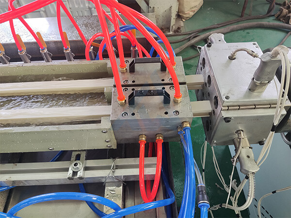 Линия по производству ПВХ-профиля для электропроводки