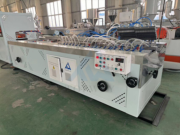 Линия по производству стеновых панелей из ПВХ ДПК