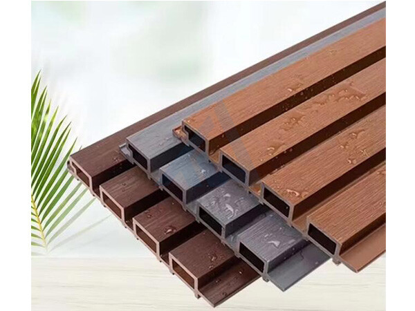 Каковы преимущества и недостатки линии по производству стеновых панелей из ДПК?