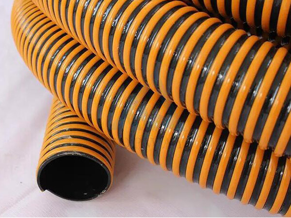 Машина для производства спирального всасывающего шланга из ПВХ