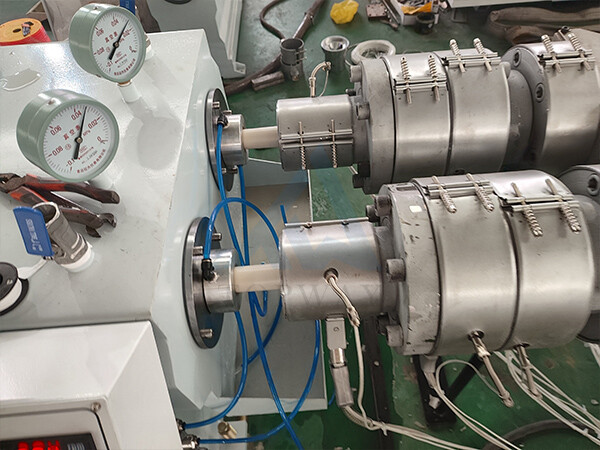 Линия по производству труб из ПВХ UPVC/CPVC