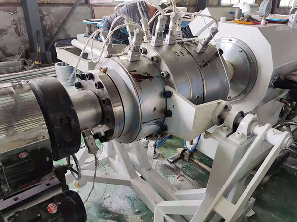 Линия по производству труб из ПВХ UPVC/CPVC