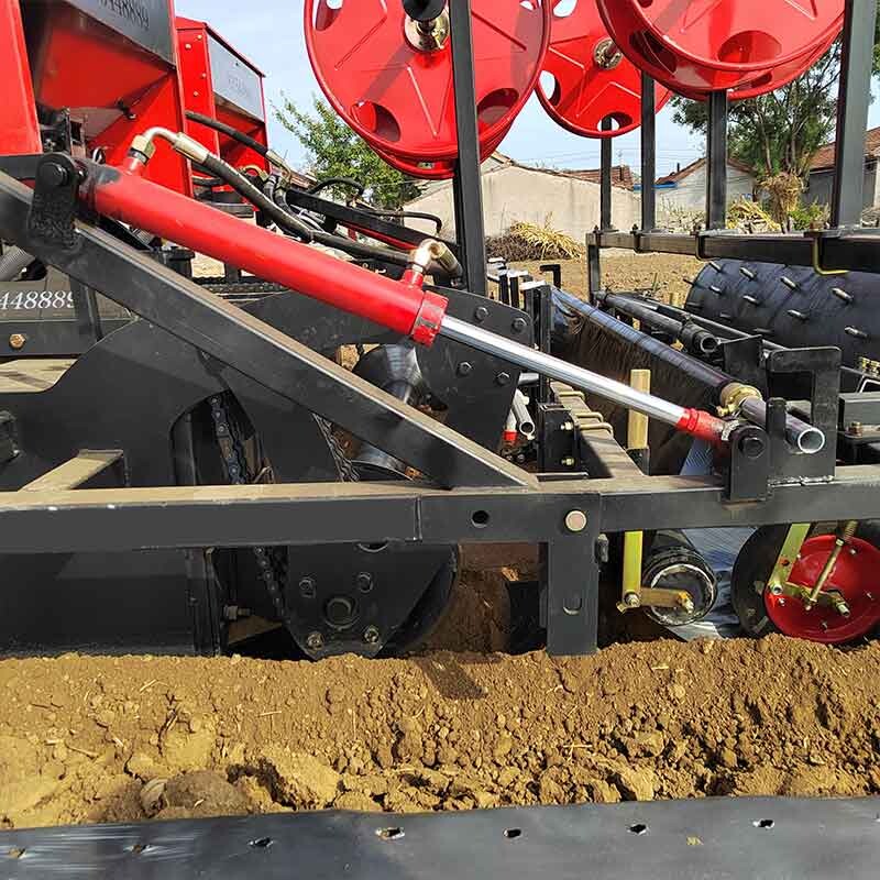 Машина для укладки и пробивки пленки