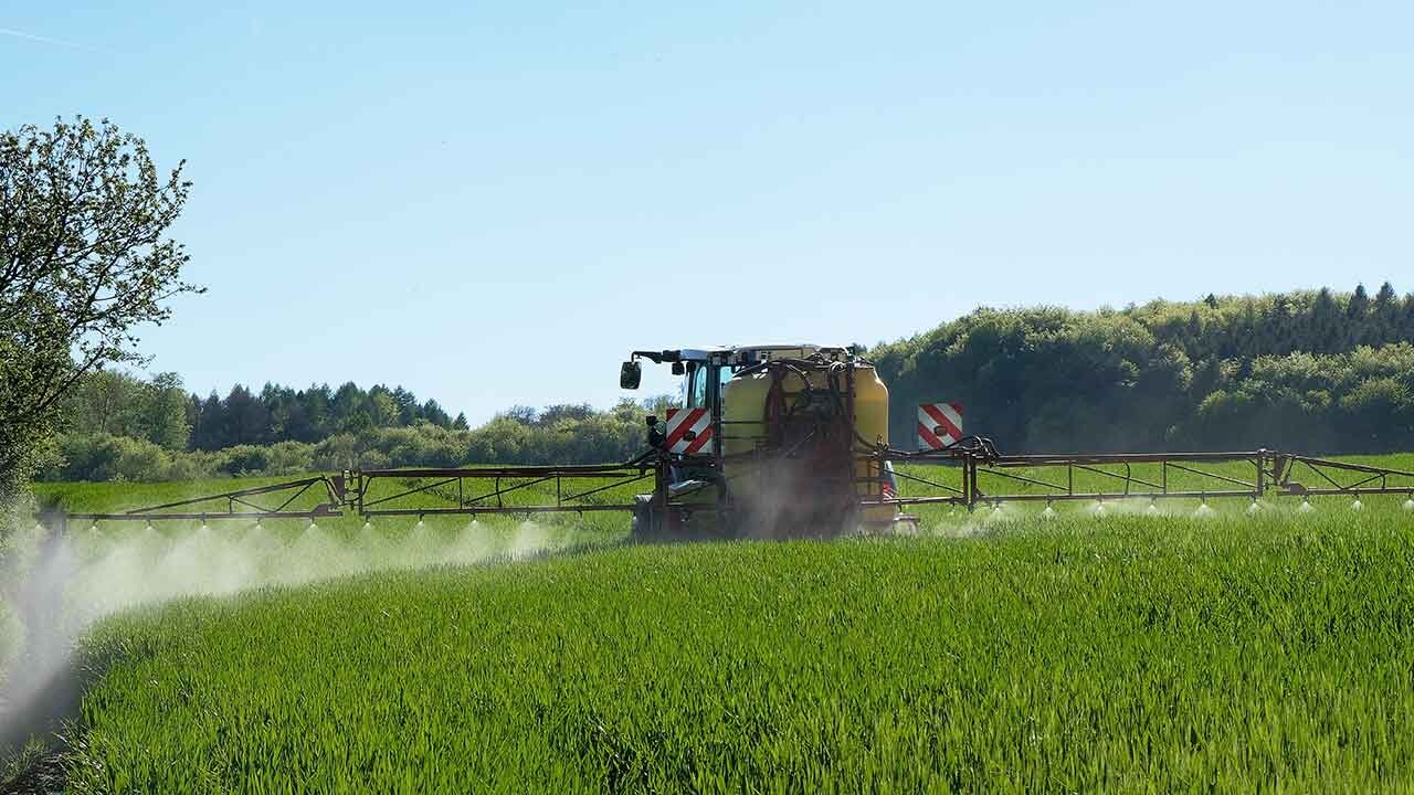 Предоставлять круглосуточную онлайн-поддержку клиентов, чтобы помогать им отвечать на вопросы во время использования и оказывать техническую поддержку.