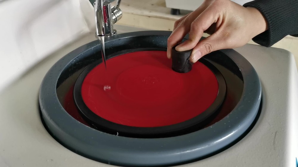 Посоветуйте несколько руководств по покупке металлографических шлифовальных и полировальных станков