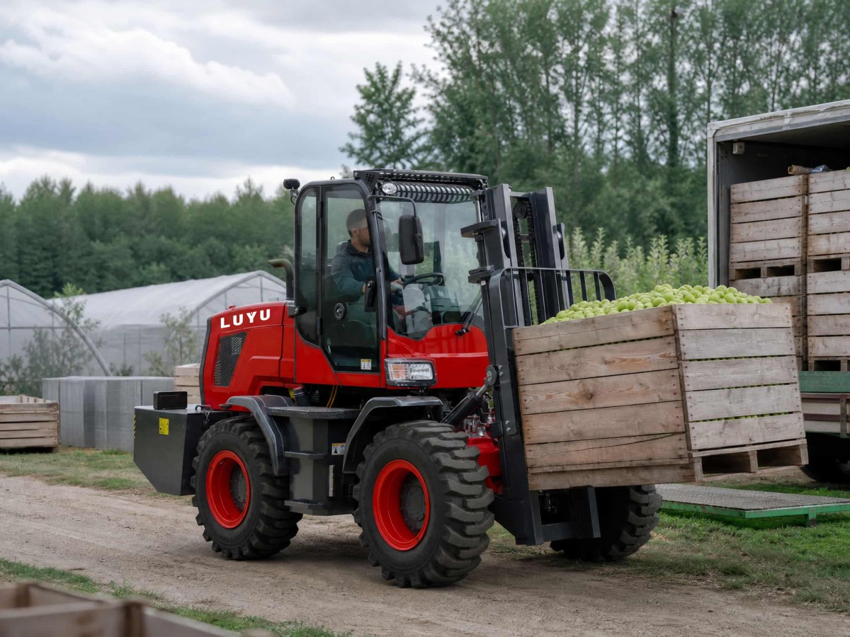rough-terrain forklift LUYU rough-terrain forklift LUYU