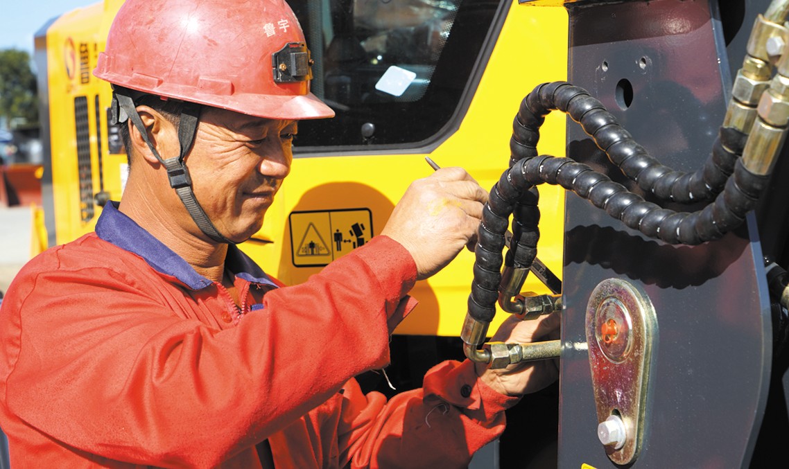 Use of Loader Battery Use of Loader Battery