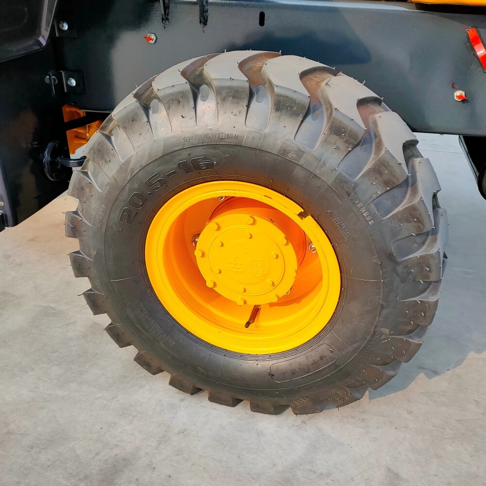 Carregadeira Compacta de Rodas 928FC