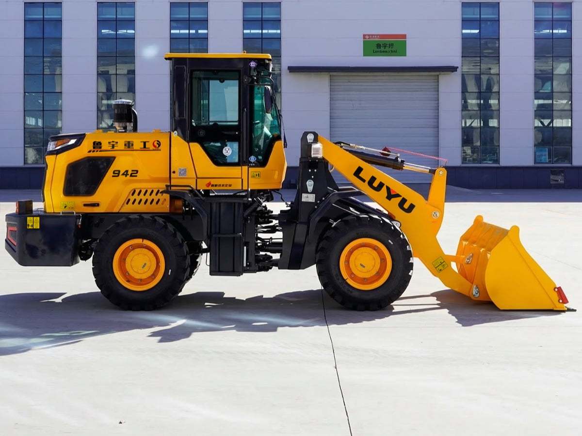 LUYU compact wheel loaders (2)