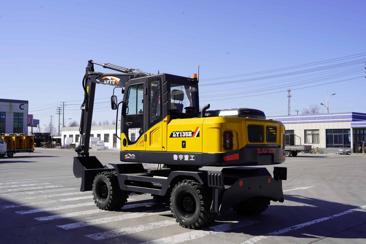 LUYU Wheel Excavator 135（11）