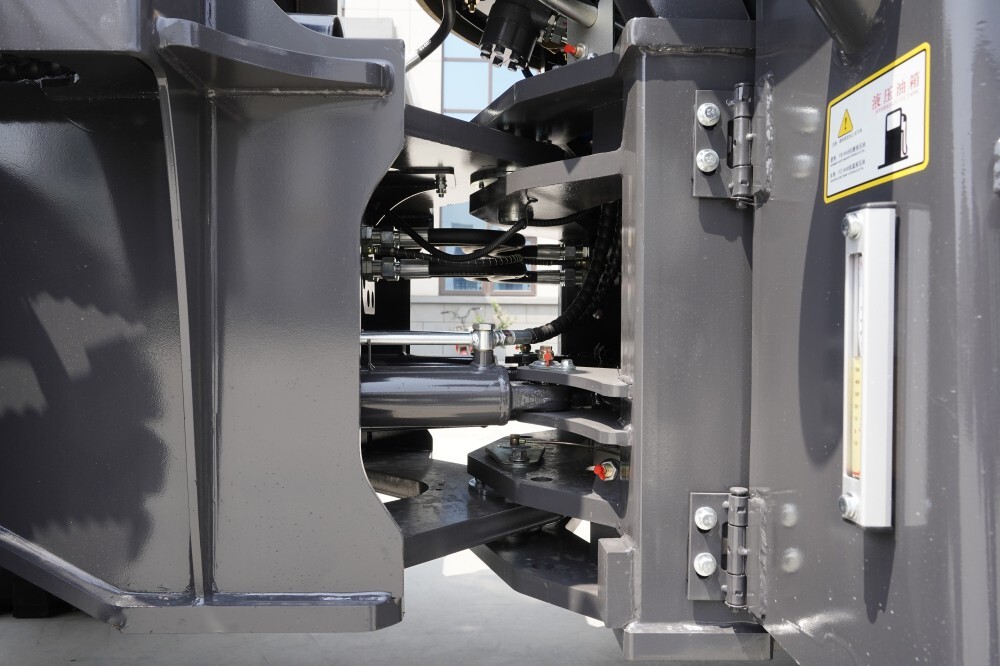 Cargadora compacta de ruedas LY942